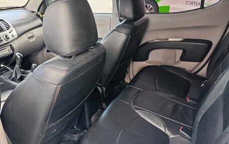 Mitsubishi L200 IV рестайлинг, 2011 год, 1 300 000 рублей, 8 фотография