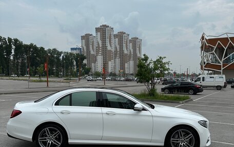 Mercedes-Benz E-Класс, 2019 год, 4 950 000 рублей, 7 фотография