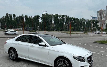 Mercedes-Benz E-Класс, 2019 год, 4 950 000 рублей, 10 фотография