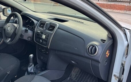 Renault Logan II, 2014 год, 450 000 рублей, 4 фотография