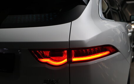 Jaguar F-Pace, 2018 год, 2 890 000 рублей, 15 фотография