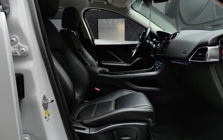 Jaguar F-Pace, 2018 год, 2 890 000 рублей, 29 фотография