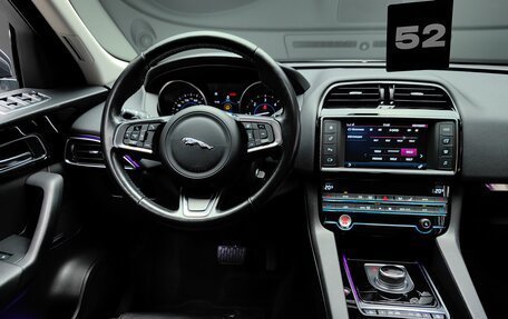Jaguar F-Pace, 2018 год, 2 890 000 рублей, 31 фотография