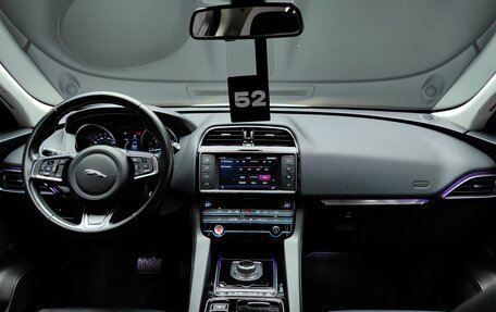 Jaguar F-Pace, 2018 год, 2 890 000 рублей, 30 фотография