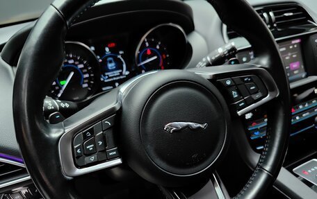 Jaguar F-Pace, 2018 год, 2 890 000 рублей, 34 фотография
