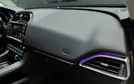 Jaguar F-Pace, 2018 год, 2 890 000 рублей, 38 фотография