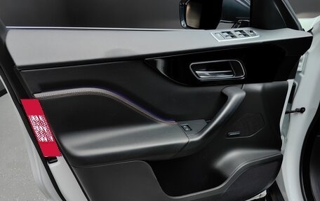 Jaguar F-Pace, 2018 год, 2 890 000 рублей, 21 фотография