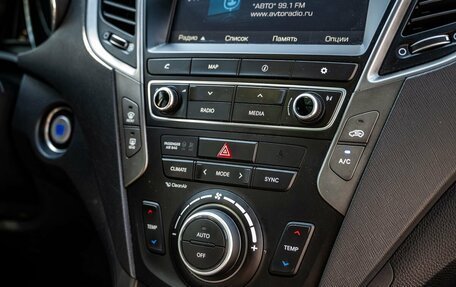 Hyundai Santa Fe III рестайлинг, 2017 год, 2 450 000 рублей, 21 фотография