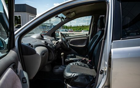 Toyota Platz, 2000 год, 330 000 рублей, 10 фотография