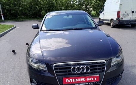 Audi A4, 2010 год, 850 000 рублей, 2 фотография