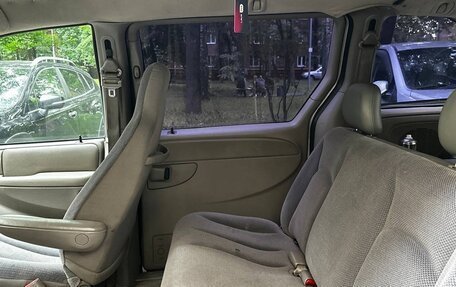 Chrysler Voyager IV, 2001 год, 425 000 рублей, 17 фотография
