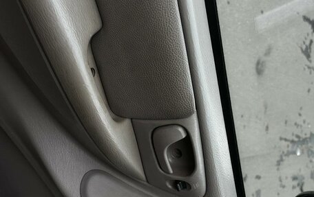 Chrysler Voyager IV, 2001 год, 425 000 рублей, 16 фотография