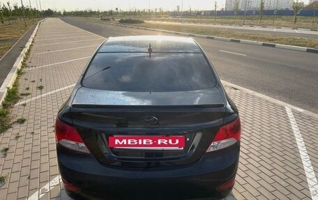 Hyundai Solaris II рестайлинг, 2011 год, 750 000 рублей, 2 фотография