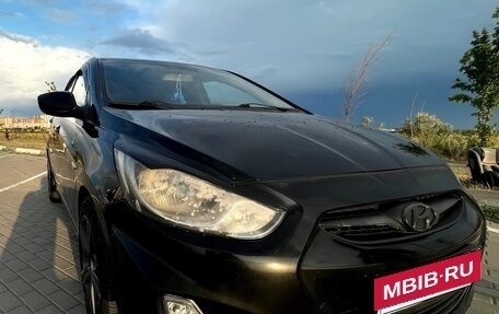 Hyundai Solaris II рестайлинг, 2011 год, 750 000 рублей, 11 фотография