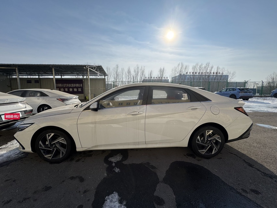 Hyundai Elantra VI рестайлинг, 2024 год, 2 650 000 рублей, 4 фотография