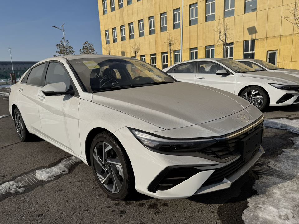 Hyundai Elantra VI рестайлинг, 2024 год, 2 650 000 рублей, 9 фотография