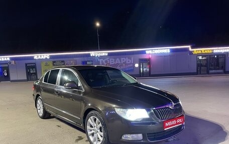 Skoda Superb III рестайлинг, 2012 год, 830 000 рублей, 1 фотография