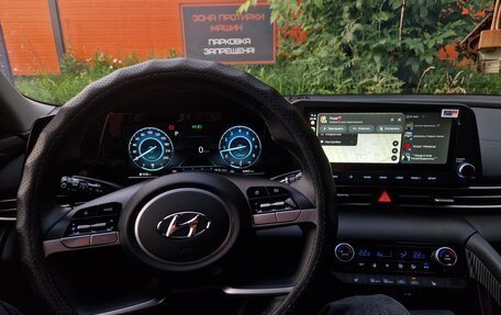 Hyundai Elantra, 2023 год, 2 550 000 рублей, 3 фотография
