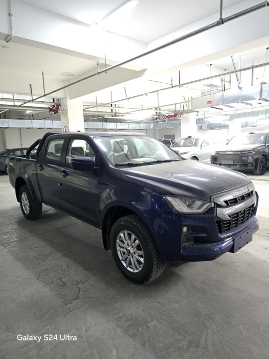 Isuzu D-Max II рестайлинг 2, 2024 год, 4 170 000 рублей, 9 фотография