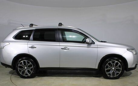 Mitsubishi Outlander III рестайлинг 3, 2014 год, 1 400 000 рублей, 4 фотография