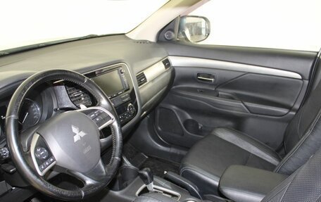 Mitsubishi Outlander III рестайлинг 3, 2014 год, 1 400 000 рублей, 12 фотография