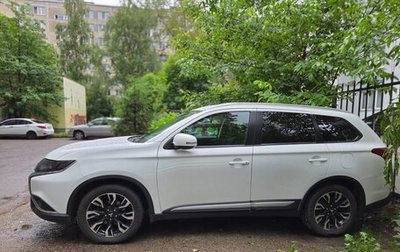 Mitsubishi Outlander III рестайлинг 3, 2018 год, 2 000 000 рублей, 1 фотография