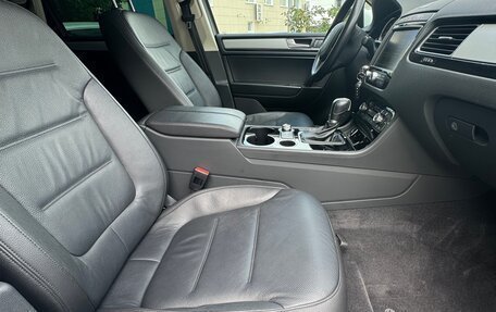 Volkswagen Touareg III, 2017 год, 3 390 000 рублей, 14 фотография