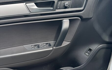 Volkswagen Touareg III, 2017 год, 3 390 000 рублей, 13 фотография