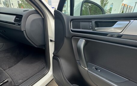 Volkswagen Touareg III, 2017 год, 3 390 000 рублей, 15 фотография