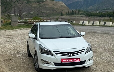 Hyundai Solaris II рестайлинг, 2015 год, 719 000 рублей, 1 фотография