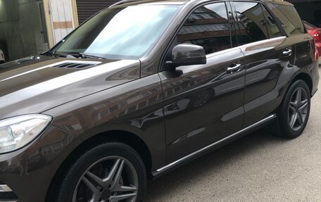Mercedes-Benz M-Класс, 2012 год, 2 400 000 рублей, 2 фотография