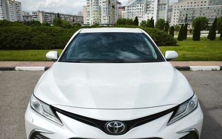 Toyota Camry, 2022 год, 3 540 000 рублей, 2 фотография
