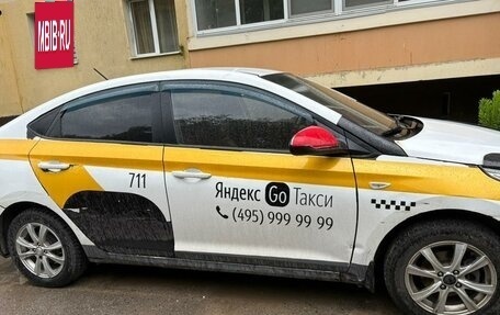 Hyundai Solaris II рестайлинг, 2018 год, 650 000 рублей, 3 фотография