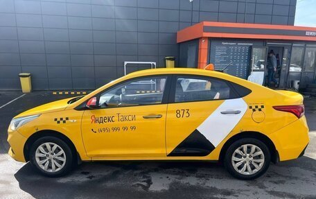 Hyundai Solaris II рестайлинг, 2018 год, 800 000 рублей, 5 фотография