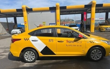 Hyundai Solaris II рестайлинг, 2018 год, 800 000 рублей, 3 фотография
