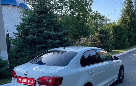 Volkswagen Jetta VI, 2013 год, 1 150 000 рублей, 2 фотография