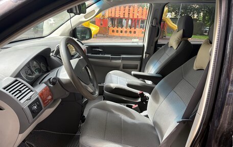 Chrysler Town & Country V рестайлинг, 2007 год, 850 000 рублей, 15 фотография