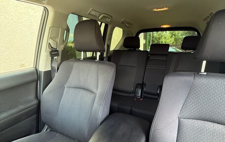 Toyota Land Cruiser Prado 150 рестайлинг 2, 2019 год, 6 350 000 рублей, 13 фотография