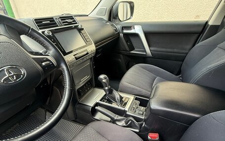 Toyota Land Cruiser Prado 150 рестайлинг 2, 2019 год, 6 350 000 рублей, 11 фотография
