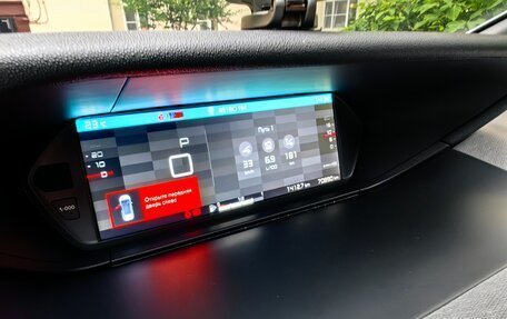 Citroen C4 Picasso II рестайлинг, 2018 год, 2 200 000 рублей, 29 фотография