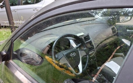 Hyundai Solaris II рестайлинг, 2011 год, 770 000 рублей, 8 фотография