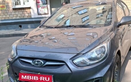 Hyundai Solaris II рестайлинг, 2011 год, 770 000 рублей, 3 фотография