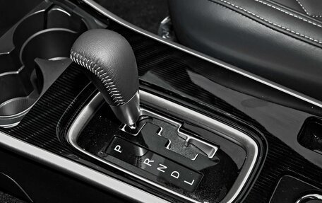 Mitsubishi Outlander III рестайлинг 3, 2021 год, 2 000 000 рублей, 13 фотография