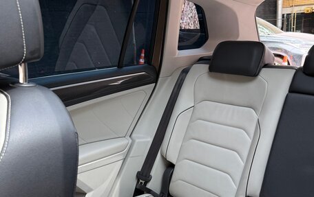 Volkswagen Tiguan II, 2018 год, 2 490 000 рублей, 24 фотография
