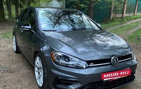 Volkswagen Golf R VII, 2019 год, 2 750 000 рублей, 2 фотография