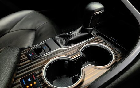Toyota Camry, 2019 год, 3 640 000 рублей, 30 фотография