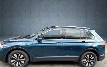 Volkswagen Tiguan, 2024 год, 4 500 000 рублей, 4 фотография