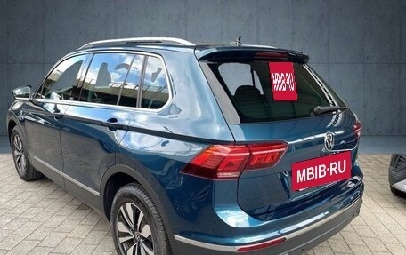 Volkswagen Tiguan, 2024 год, 4 500 000 рублей, 3 фотография