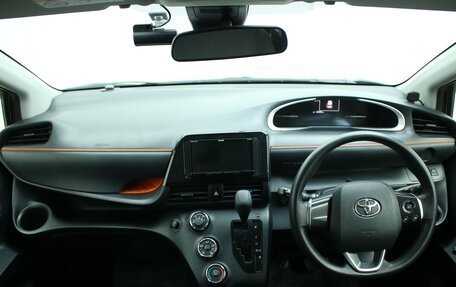 Toyota Sienta II, 2020 год, 1 445 000 рублей, 16 фотография