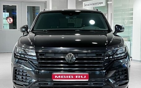 Volkswagen Touareg III, 2019 год, 4 450 000 рублей, 2 фотография